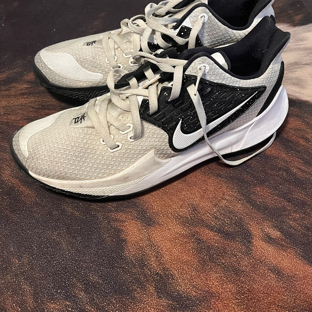 Nike Black and White Running Shoes